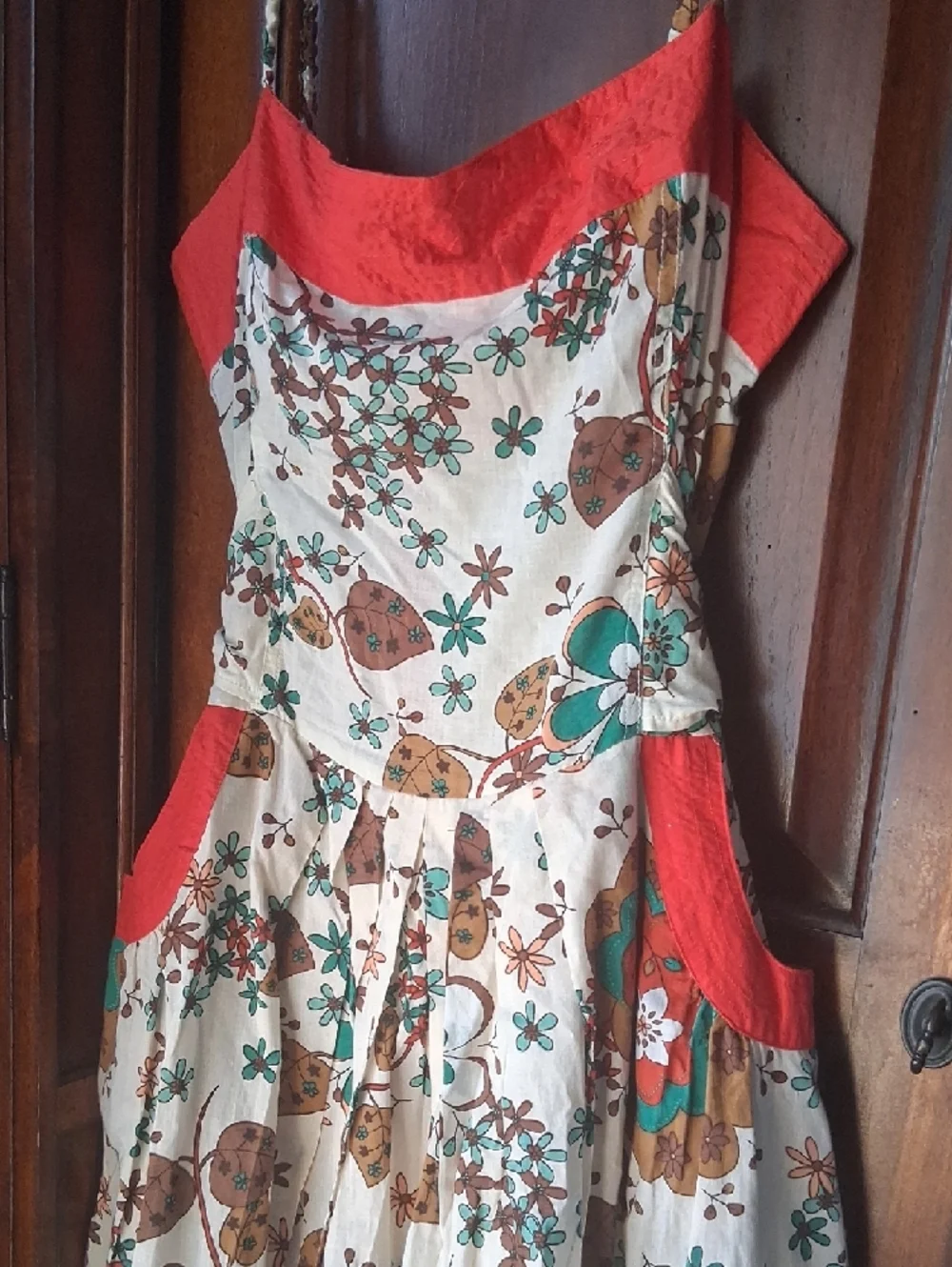 Double Zero Cream Floral Midi Dress with Red Accents - Picture 3 of 12